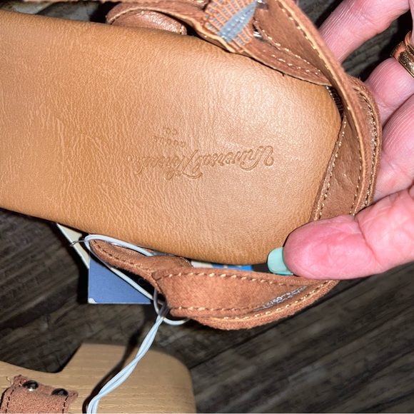 Universal Thread women size 7 1/2 suede sandals NWT - Picture 6 of 8